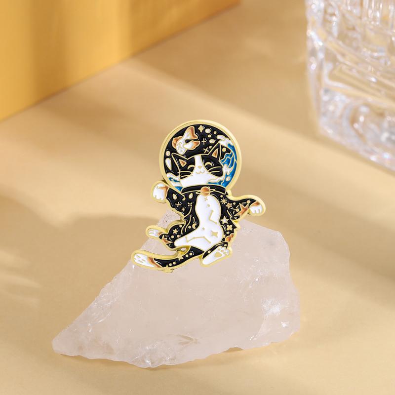 Astronaut Cats Enamel Pins Spacecat Starry Cosmonaut Brooches Lapel Badges Clothes Fun Animal Jewelry Gift for Kids Friends
