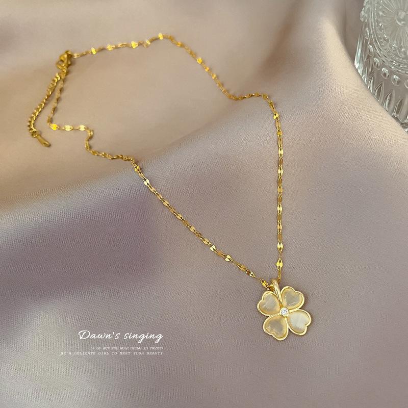 New Opal Happiness Four-Leaf Clover Necklace Pendant Temperament Women'S Collarbone Chain Jewelry
