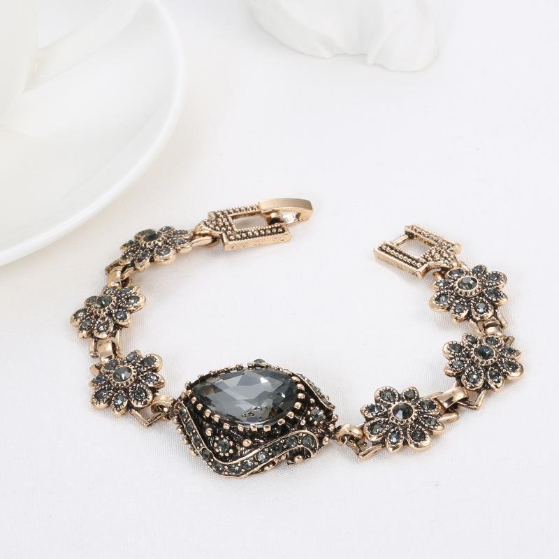 Niche Design Gold Plated Natural Stone Bracelet Vintage Rhinestone Embellished Gift for Best Friends