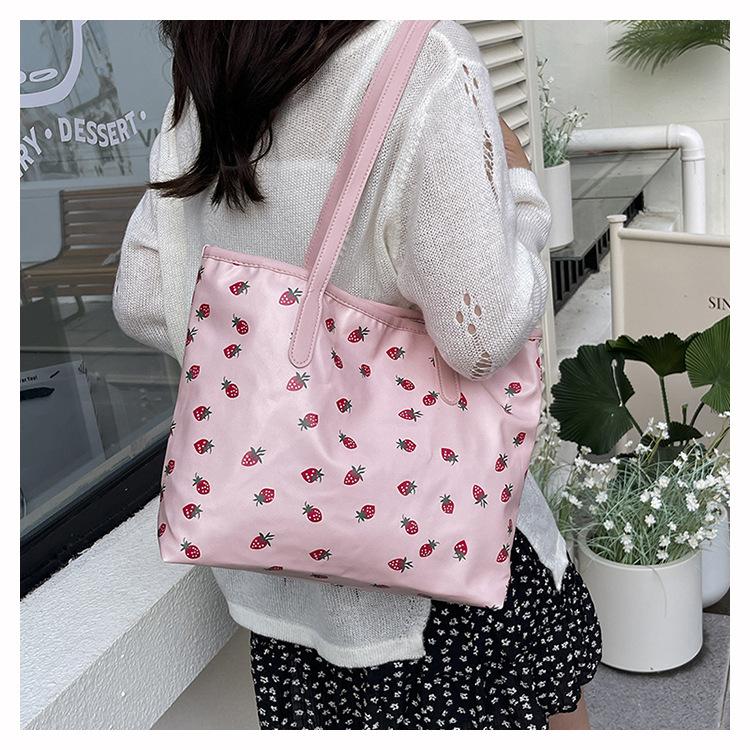 Large Capacity Printed Faux Leather Tote Bag for Women Fashionable Street Style Shoulder Purse