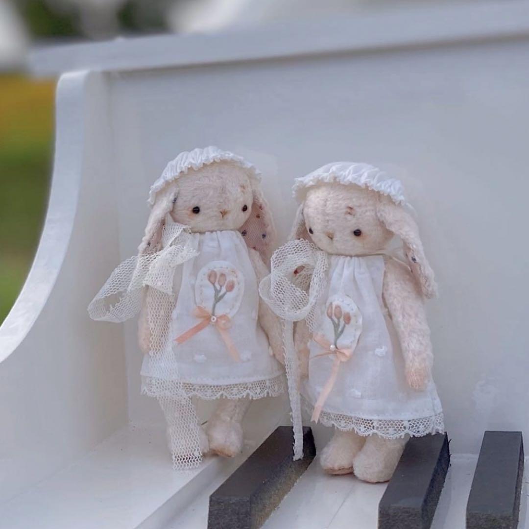 

[USED] Handmade stuffed toy by overseas artists, Tulip Rabbit, Teddy Bear