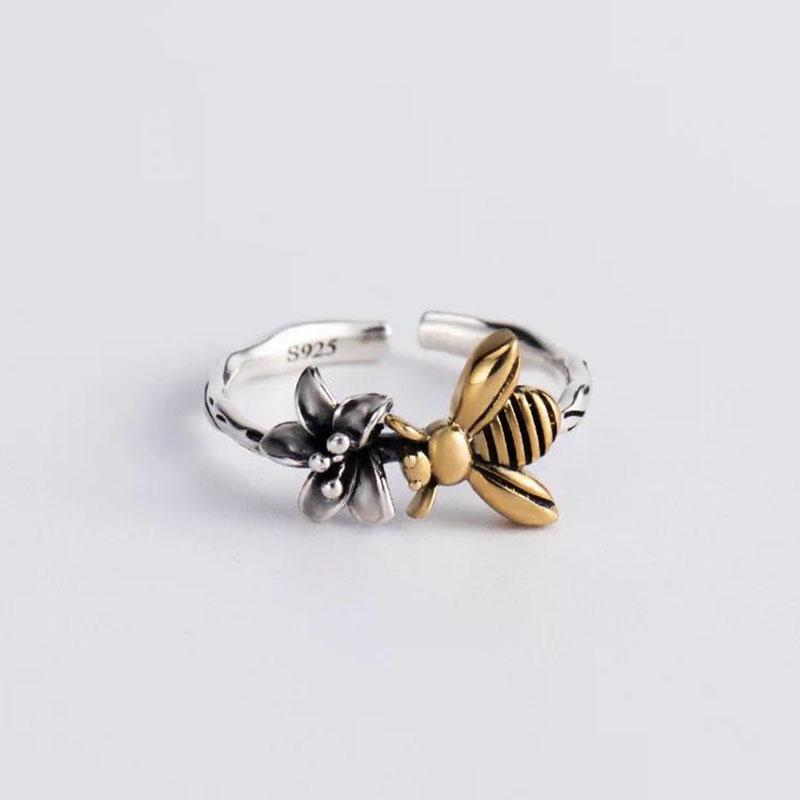 VENTFILLE CopperGolden Bee Closed Mouth Ring Women Personality Creative Design For Party Holiday Hand Jewelry Gift