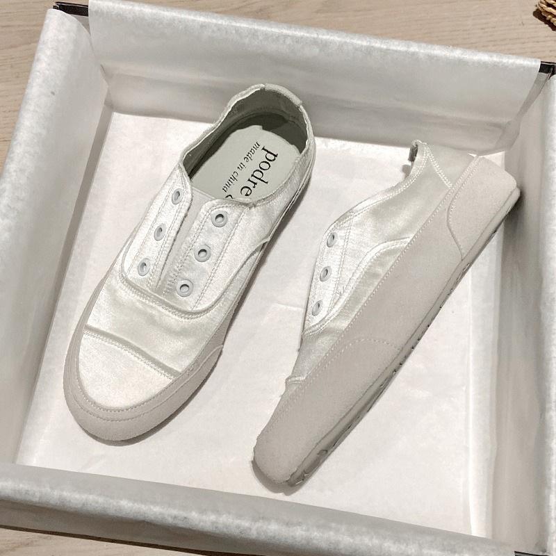 Niche satin little white shoes for women wear one pedal, new flat-bottomed casual and comfortable flat shoes