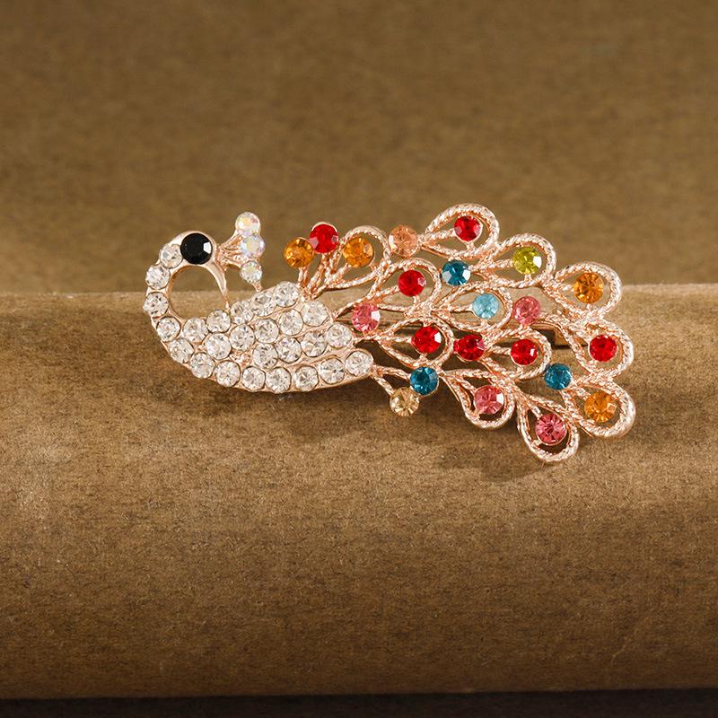 Elegant Alloy Brooch: High-End Women's Versatile Pin for Coats and Suits