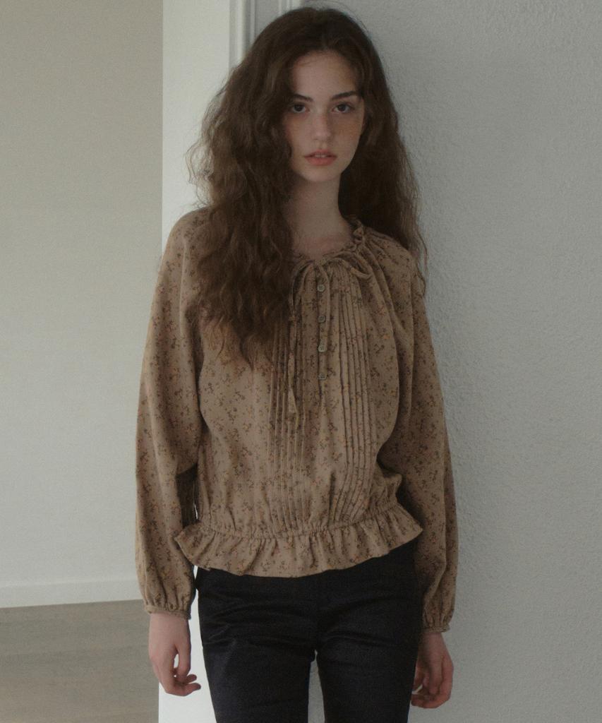 OURNOSTALGIA Meadow Flower Blouse_Beige(Ob6Bl14)