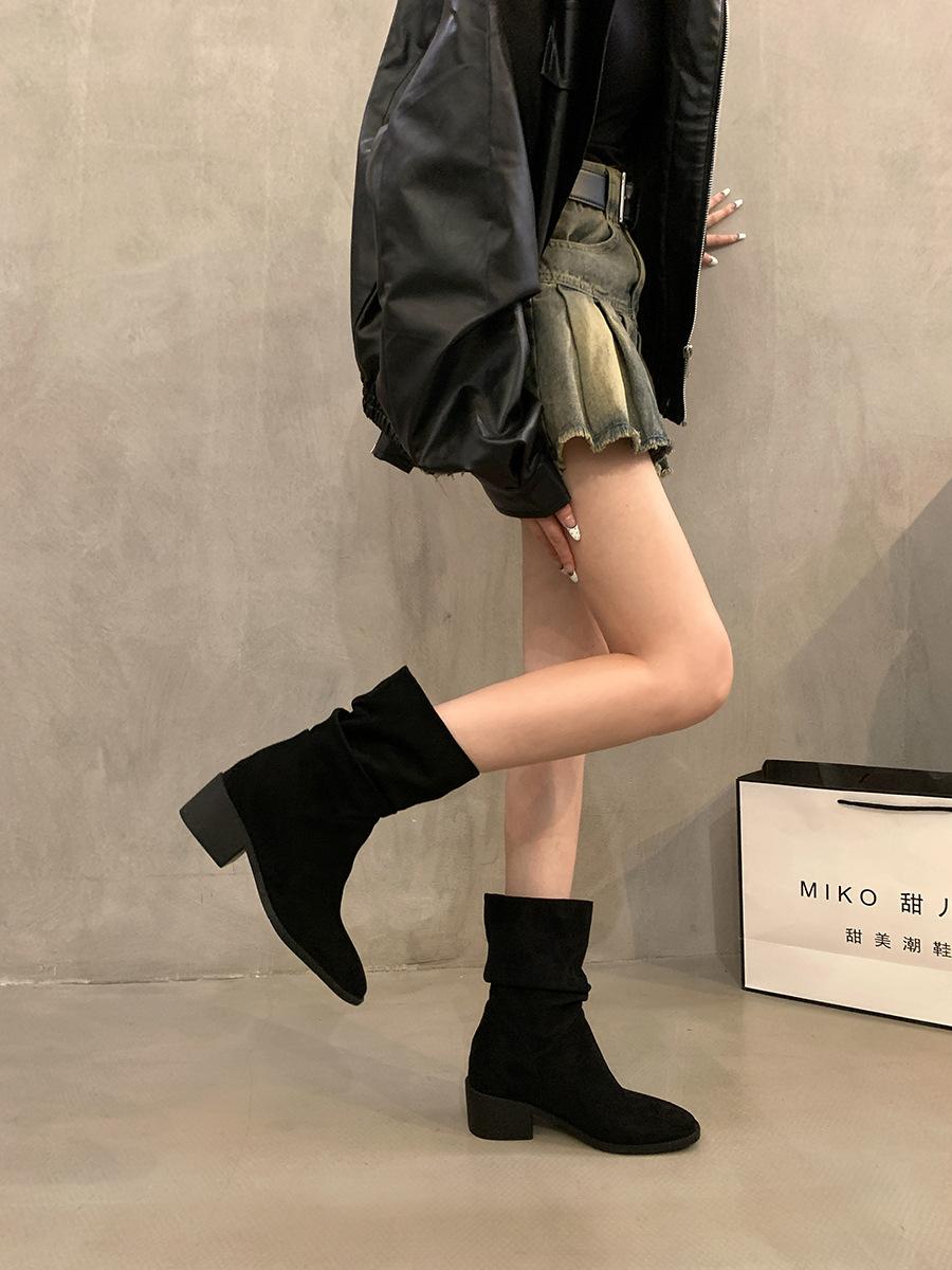 

Ретро ботильоны на платформе женские лето и осень 2025 новые тонкие хаки ботинки Мартин толстый каблук фото ковбойские короткие ботильоны женские 39 чёрный