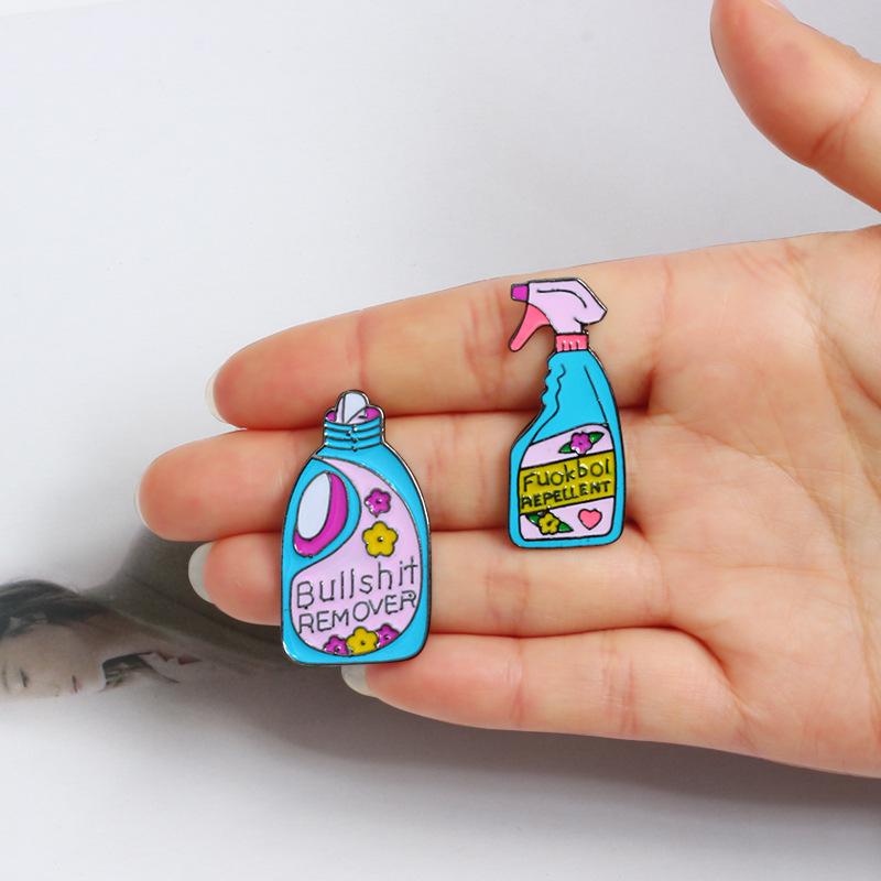 AeroPress Pour-Over Kettle Mini Enamel Coffee Brooch Badge Accessory