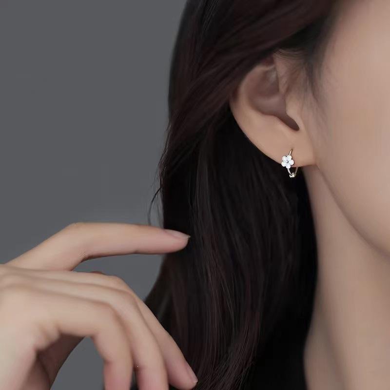 925 Sterling Silver Flower Earrings - Elegant Light Luxury Women's Studs, 2024 Summer Niche Design