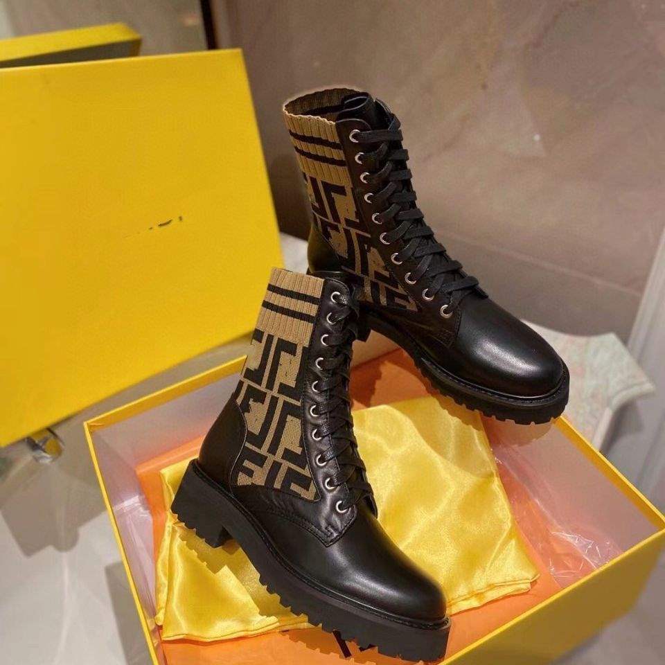 

Shen Mengchen same 2025 autumn and winter flat-bottomed knitted splicing Martin boots alphabet elastic Chelsea short boots 40