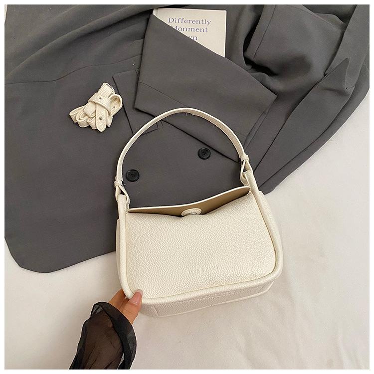 

This year s popular bag women s summer 2025 new fashion simple Internet celebrity explosion messenger bag niche versatile small square bag