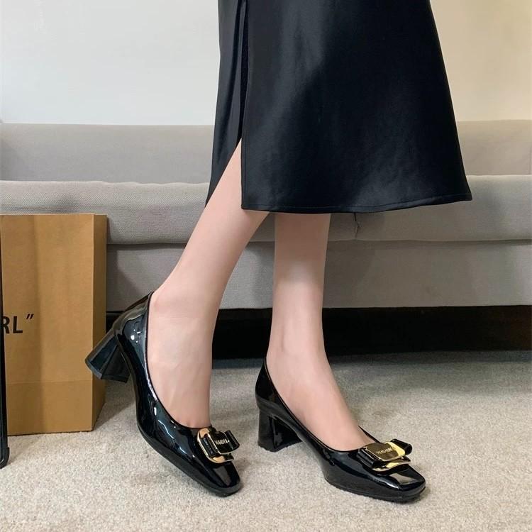 2025 Bridesmaid Wedding Shoes Woman New Brand Chain Shoes Mary Jeans Loafers Patent Leather Chunky High Heels Pumps Dress