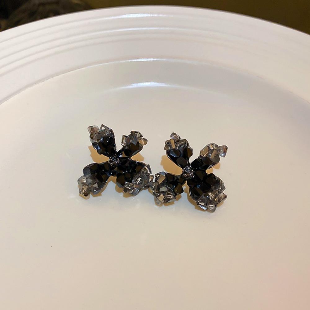 Zircon Inlaid Pearl Butterfly Geometric Earrings European and American Exaggerated High-end Stud Earrings Temperament Light Luxury Earrings