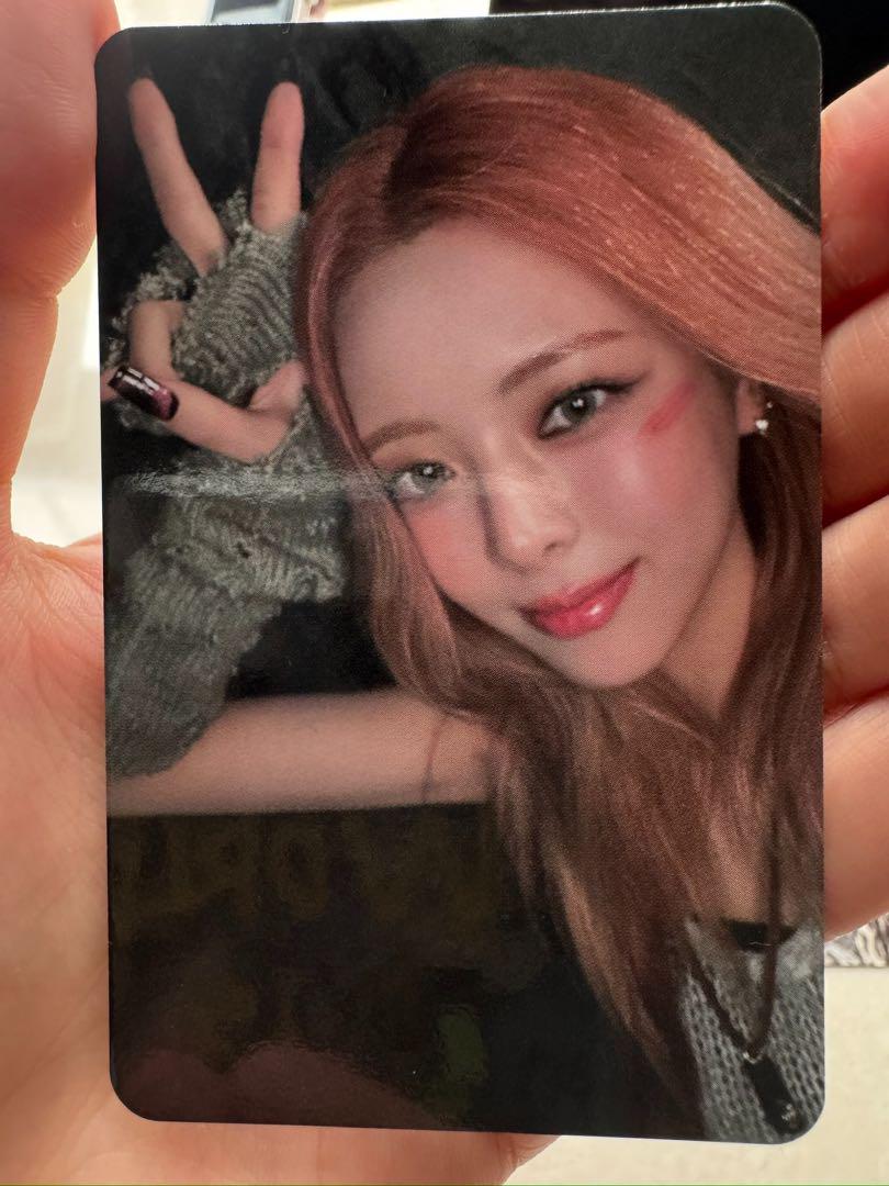 

[USED] ITZY Yuna GWBG Music Plant Pre-order Bonus Trading Card
