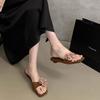 Heta Säljande Eleganta Blomtofflor Kvinnor Klackskor 2025 Sommar Nya Sandaler Pumps Mode Fyrkantig Tå Chunky Sandalias
