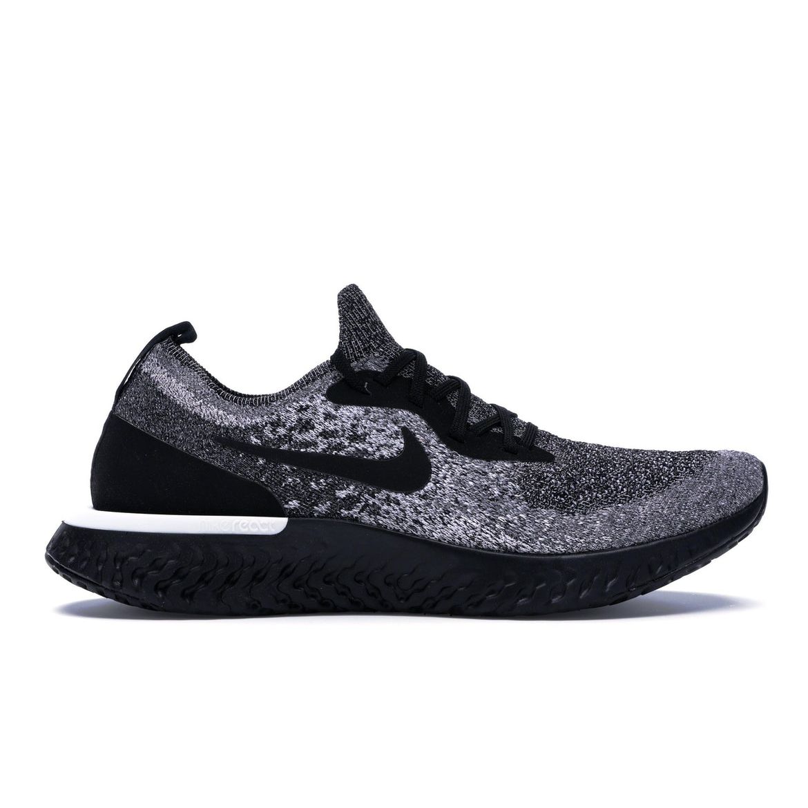 

Женские кроссовки Nike Epic React Flyknit Oreo черные черно-белые AQ0070-011