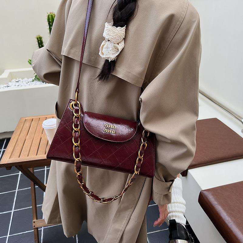 Underarm Bag Women's 2025 Autumn and Winter New Versatile Shoulder Bag Small Fragrant Wind Rhombus Chain Commuter Messenger Bag