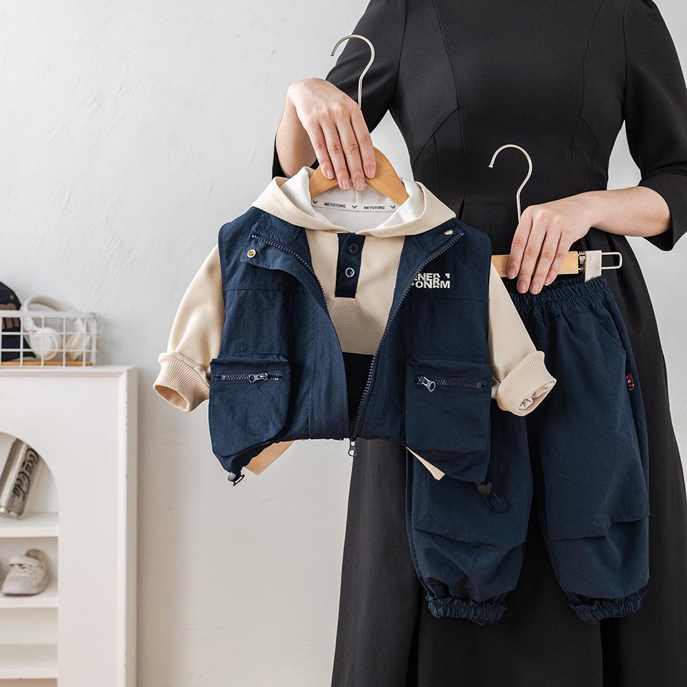 Модный трехкомпонентный комплект для мальчиков: Худи-жилет и комплект с планкой - Весна/Осень 2026 80cm темно-синий