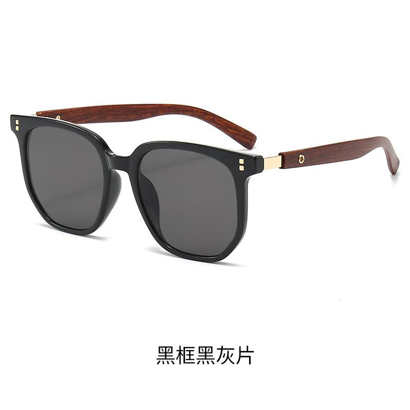Retro Wood Grain Sunglasses for Women Men Trendy Square Frame Sun Glasses UV Protection Eyewear Driving Traveling Glasses UV400
