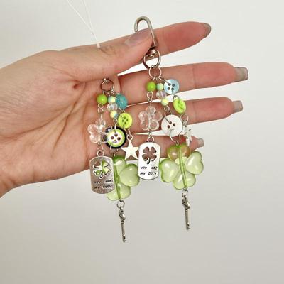 1 Pezzo Stella Colorato Bottone Pendente Anime Quadrifoglio Verde Cosplay Portachiavi Catena per Telefono Portachiavi Accessorio Gioiello Oggetti di Scena
