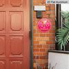 Colgante de pared 2D Plano de Aluminio con Temática de Graduación, Disponible en Múltiples Tamaños, Presentando un Diseño de Birrete de Graduación Rosa y Dorado Brillante Estilo Español