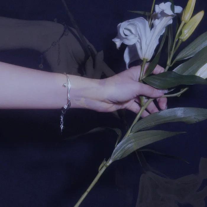 23FW. lily of the valley. bracelet 01