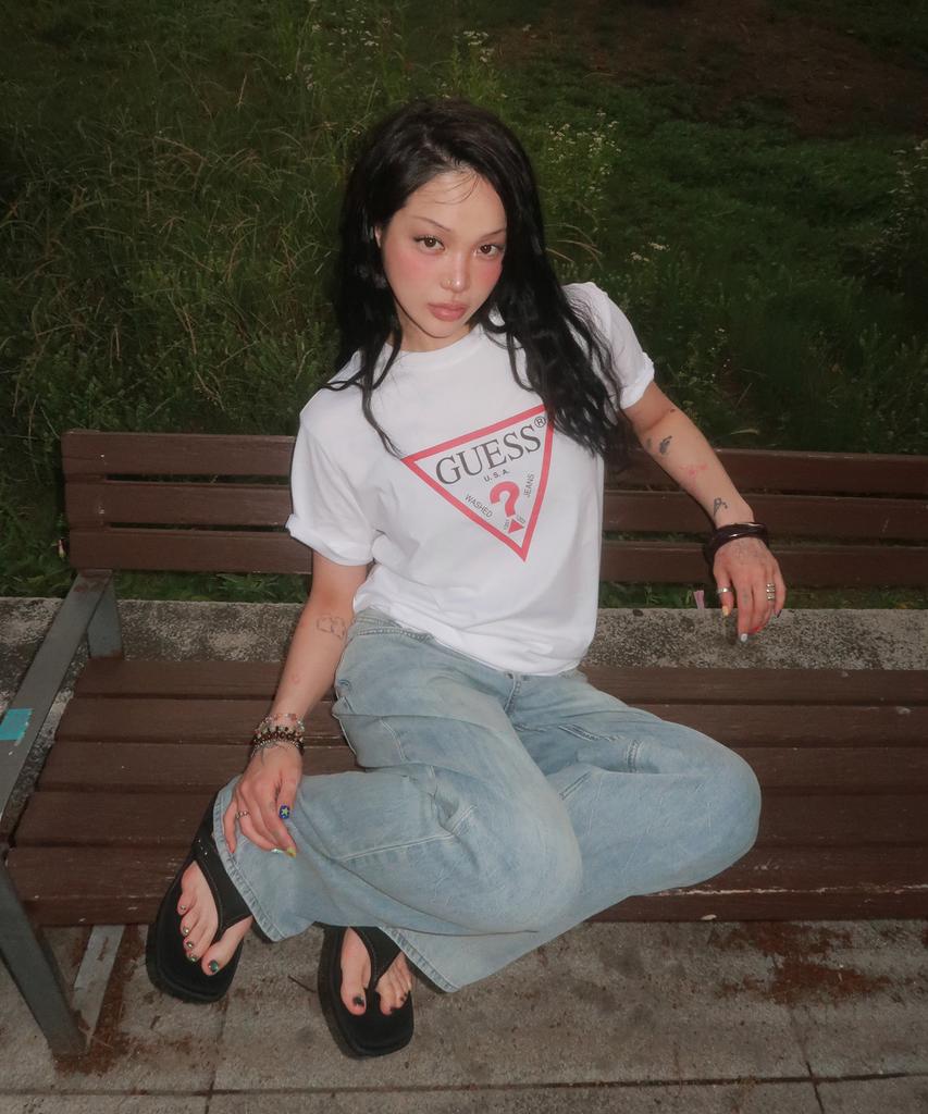Guess [Core] 3-Color Unisex Original Triangle Short Sleeve T-Shirt Mq2K9405