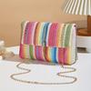 Borsa a tracolla chic a righe arcobaleno in paglia per donna, tracolla regolabile, chiusura magnetica, accento con nappa, portamonete quadrato