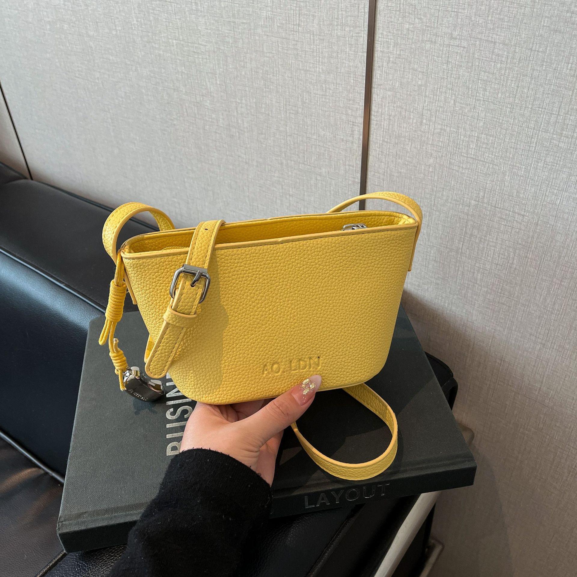 

Новая модная сумка-ведро на плечо с узором личи, простая и универсальная популярная сумка-мессенджер на плечо жёлтый