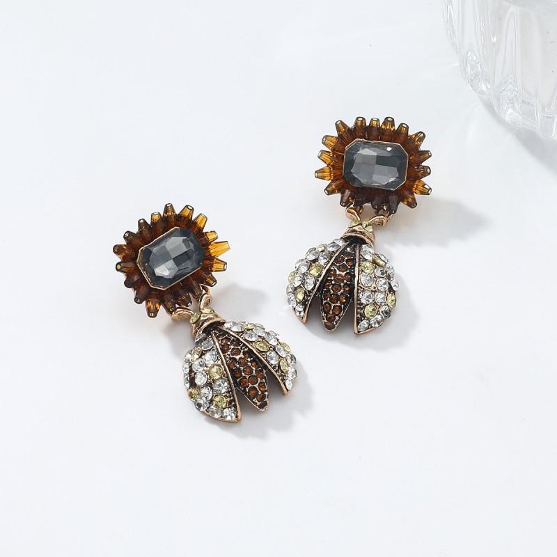 Boho Vintage Insect Stud Earrings With Full Rhinestone Floral Design Women 2025