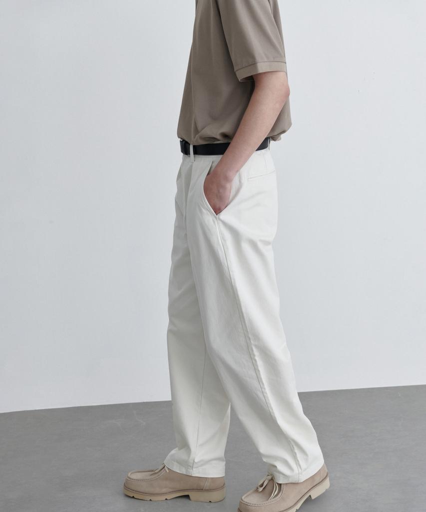 MUSINSA STANDARD Reverse One-Tuck Regular Fit Chino Pants [Cream]