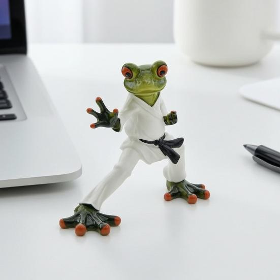 Taekwondo Frog Figurine, Black Belt Green Frog Statue, Resin Martial Arts Animal Sculpture for Home, Room Decor, Housewarming Gifts