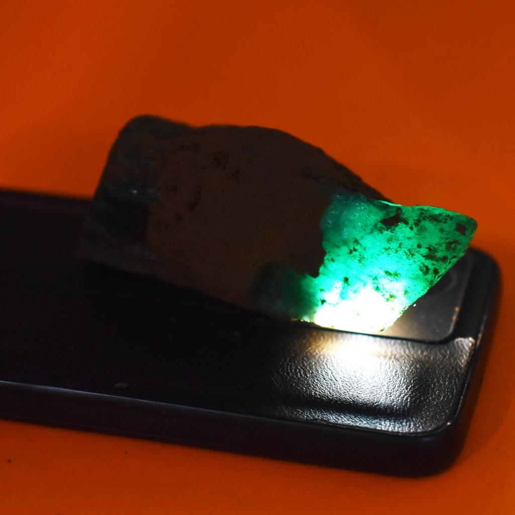 Natural Green Emerald 868.75 Ct Uncut Rough Earth Mined Loose Gemstone