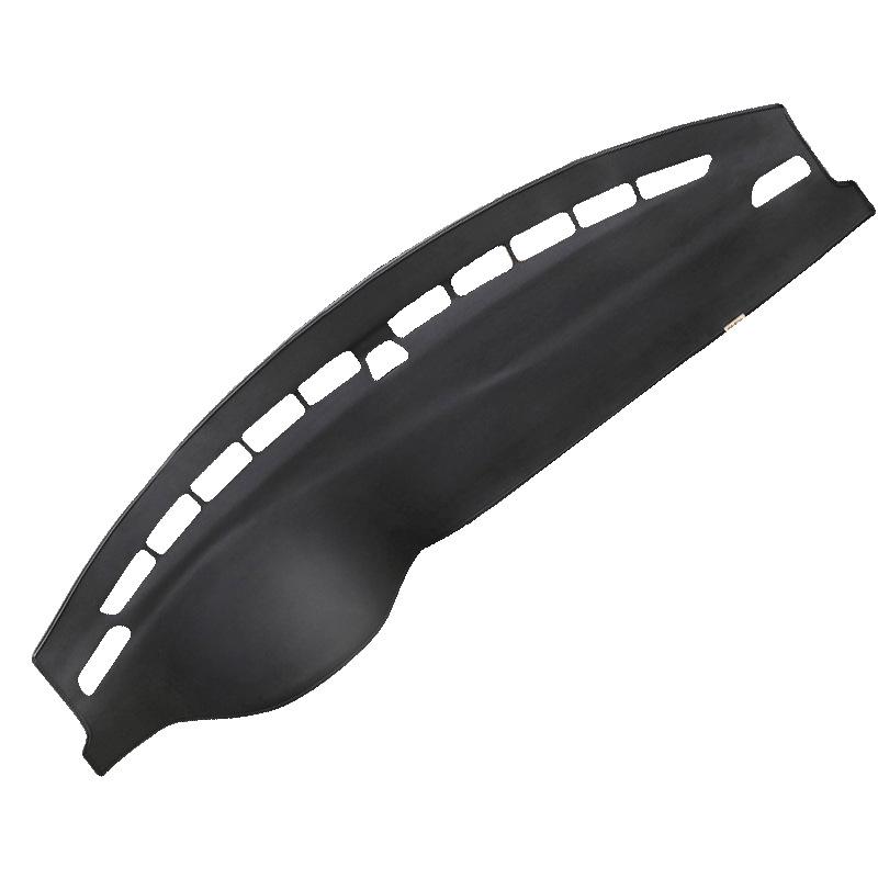 

Кожаная противобликовая накладка на приборную панель Changan UNIZ Black with Red Stitching
