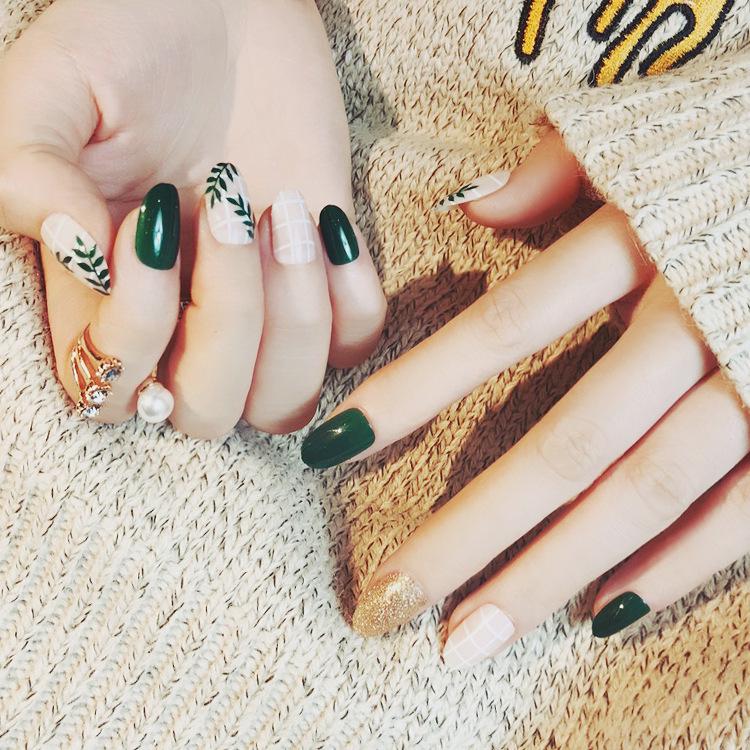 

Yuduo Green Gold Leaf Round-Tip False Nails