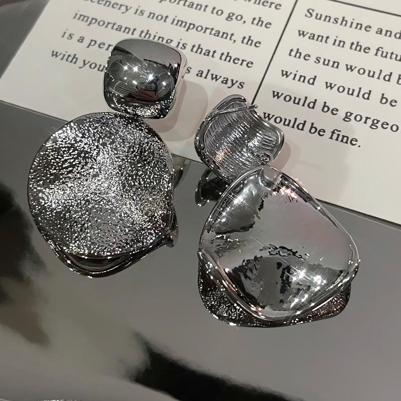 

Silver Needle European and American Exaggerated Frosted Folded Disc Earrings Earrings Commuter Versatile Earrings Women