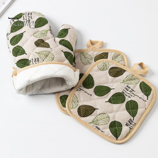 Heat Resistant Oven Mitts And Pot Holders Set Convenient Storage High Heat Resistance Up To 500 Degrees Fahrenheit Non-Slip Grip Kitchen Essential
