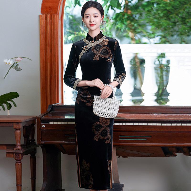 Black velvet mother outfit new Chinese style long autumn long-sleeved cheongsam improved women s retro slim spring and autumn clothing M