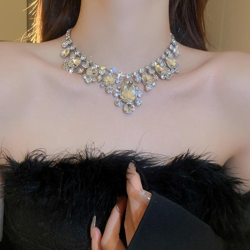 Shiny Rhinestone Crystal Necklace for Women Luxury Party Wedding Necklace Geometric Water Drop Collarbone Necklaces Jewelry