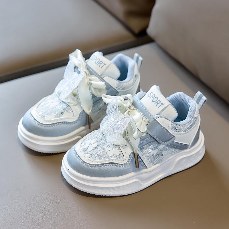 

Girls Butterfly Sneakers2026Spring new children s soft-soled non-slip casual shoes, Korean-style princess shoes for babies, trendy 21-25Code（One Hand5Doub срібний