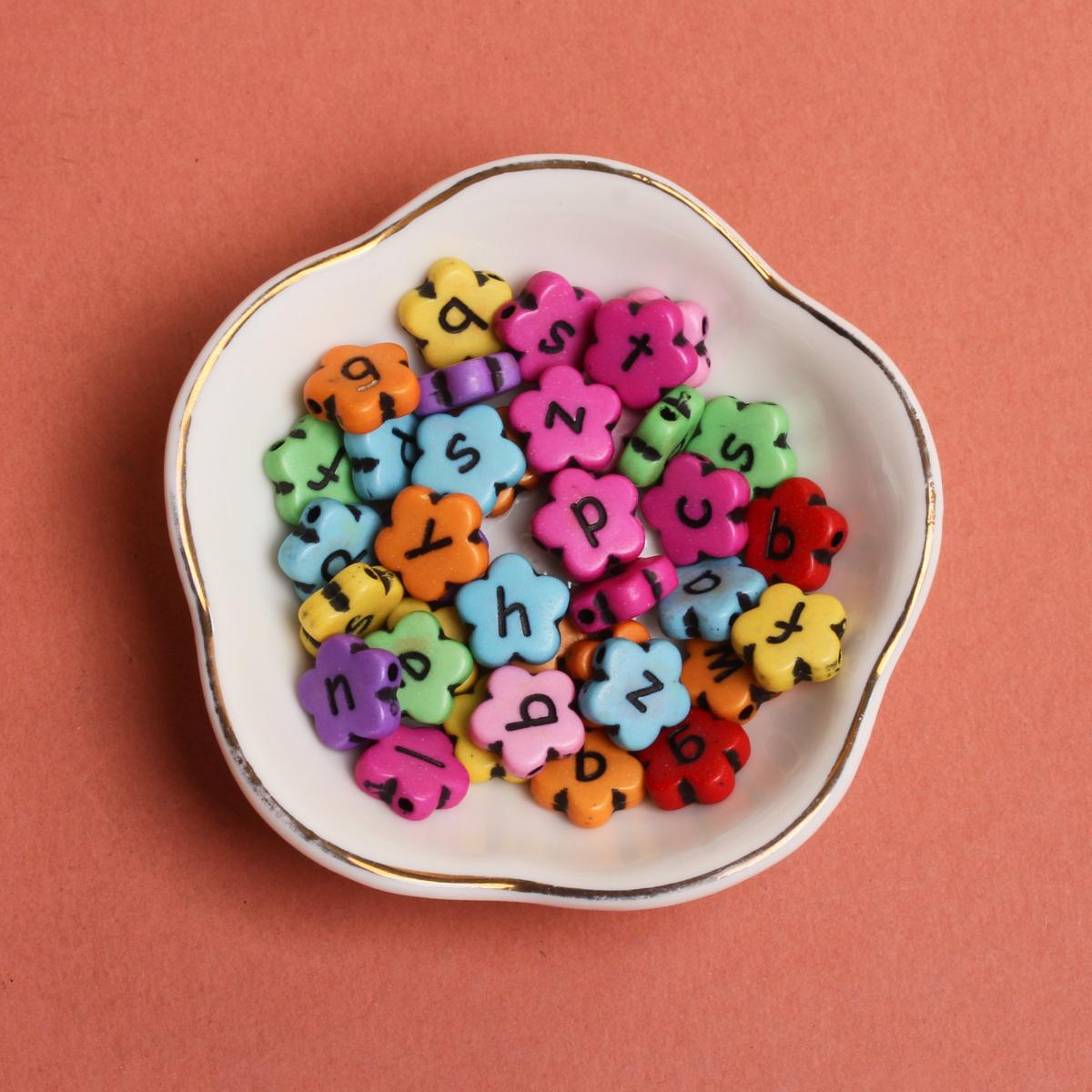 

Новые 10,5 мм 20 шт. подвески бусины свободные бусины микс AZ алфавит буквы бусины в форме цветка браслет ожерелье для изготовления ювелирных изделий DIY аксессуары