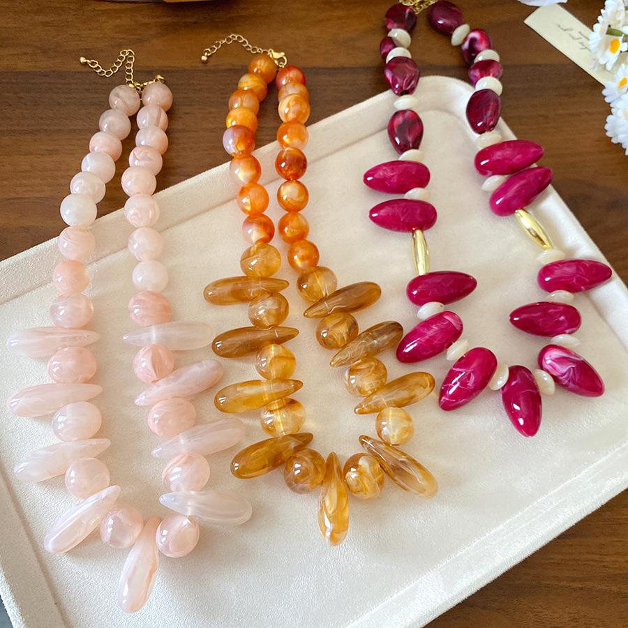 Acrylic Blurred Irregular Oval Necklace Exaggerated Fashion Personality Necklace Candy Color Light Luxury High-end Decorative Accessory