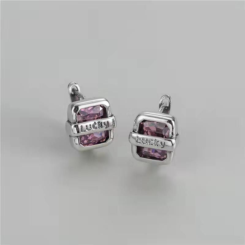 Fashion Men's and Women's Earrings Lucky Luck Square Diamond Earrings High-end Sense Versatile Stud Earrings Simple