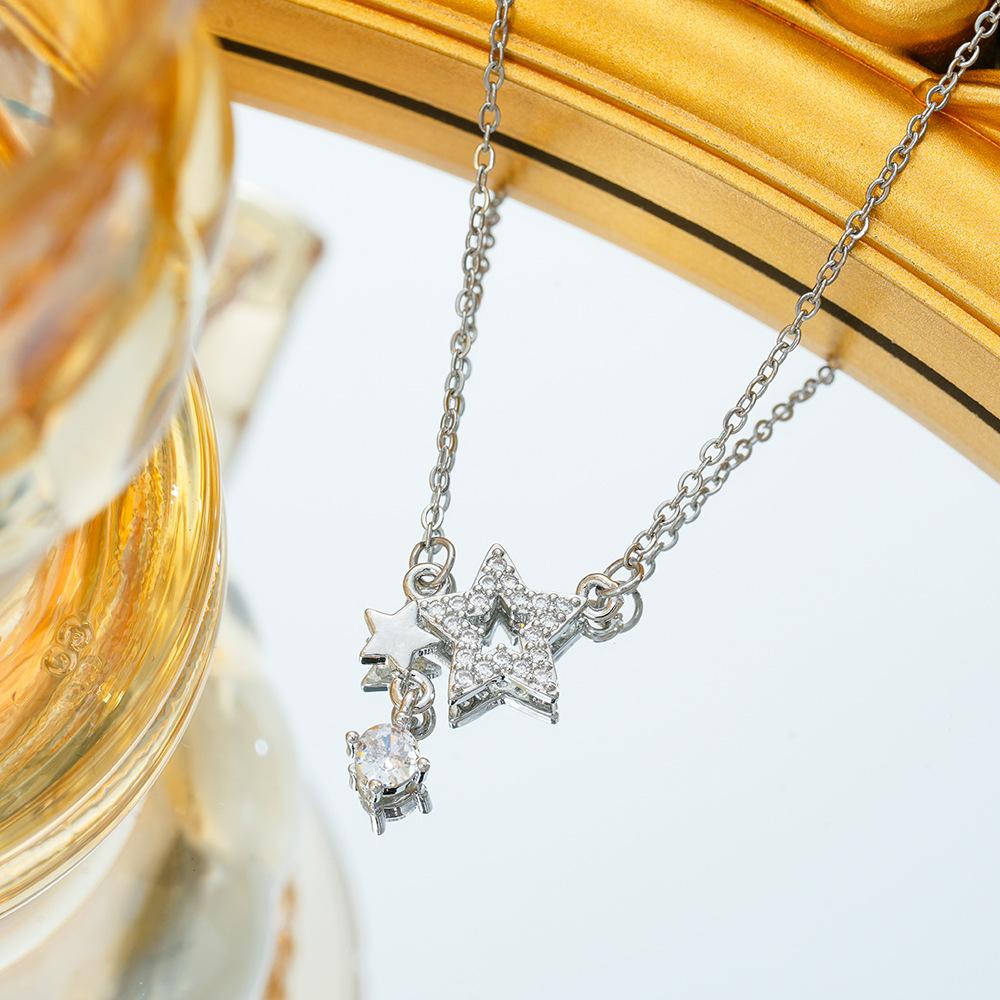 

Женское ожерелье в виде звезды с роскошным дизайном и инкрустированной бриллиантами цепочкой на ключицу в виде звезды