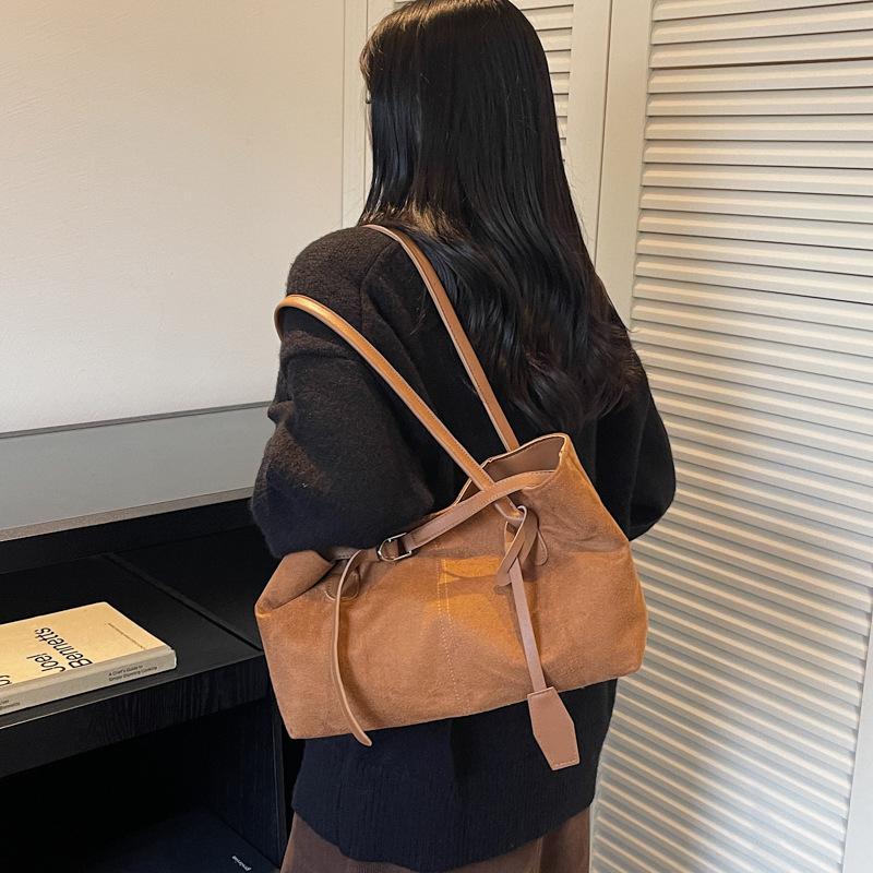 Retro Niche Large-capacity Tote Bag Women's 2025 New Trendy Fashion Simple Women's Bag Commuter Shoulder Armpit Bag