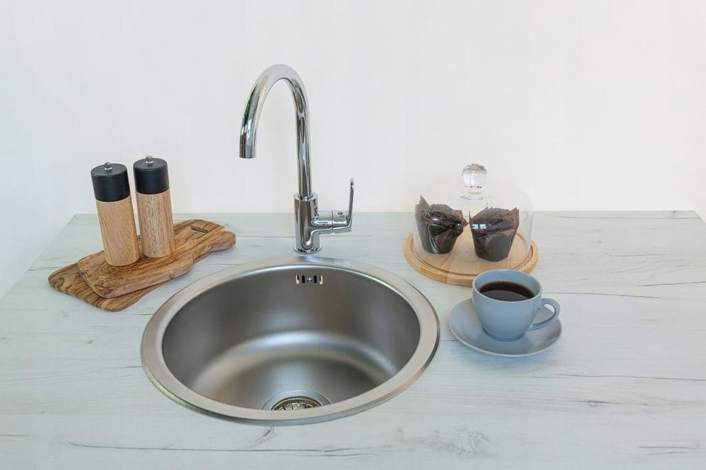 Kitchen sink tap, silver spout, U Dima