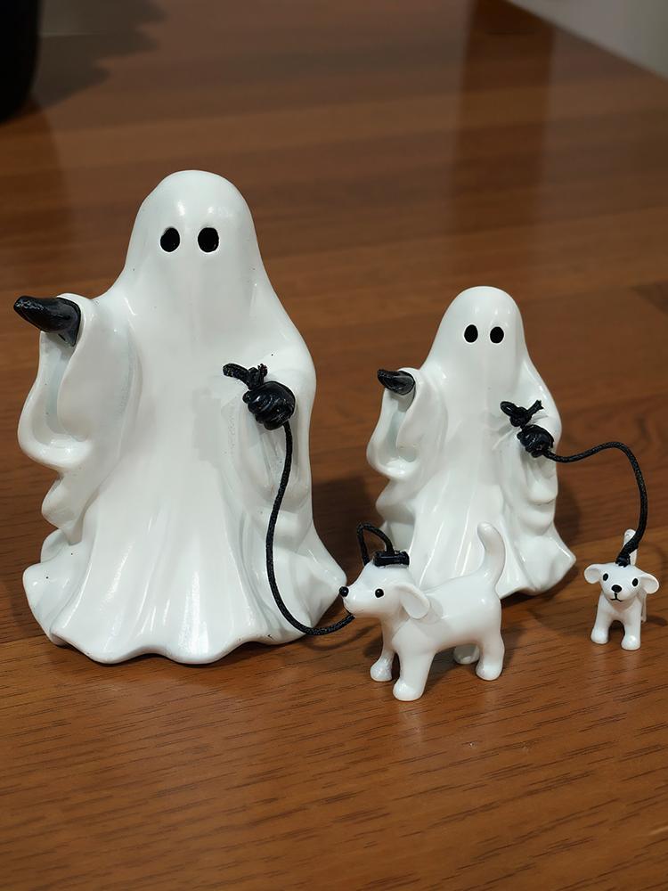 Halloween Ghost Walking Dog Statue Halloween Ghost Figurine Resin Ghost Statue Halloween Decorations Indoor