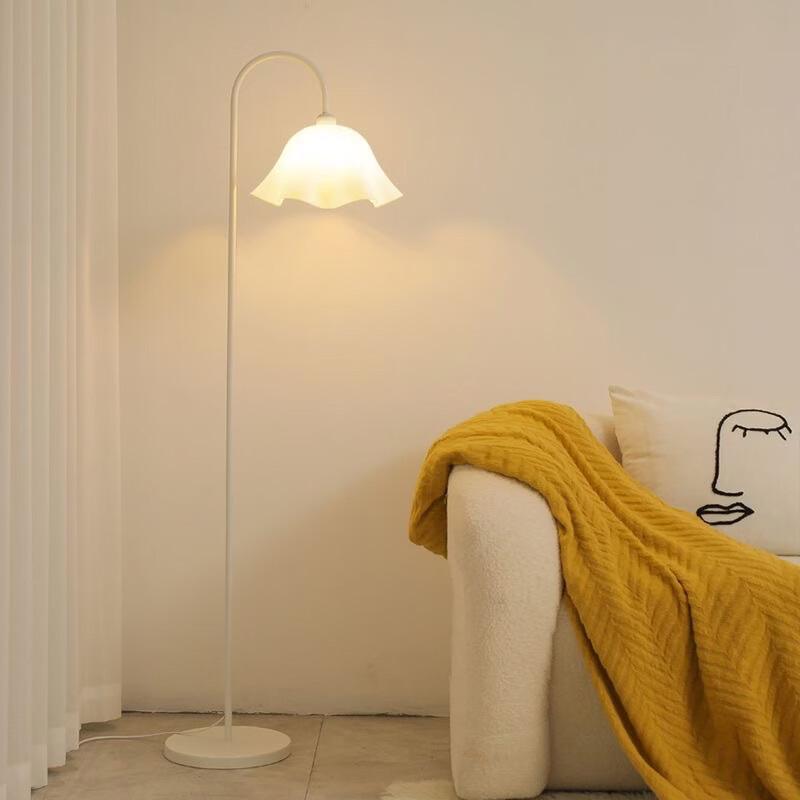 Oeny Petal Flower Floor Lamp