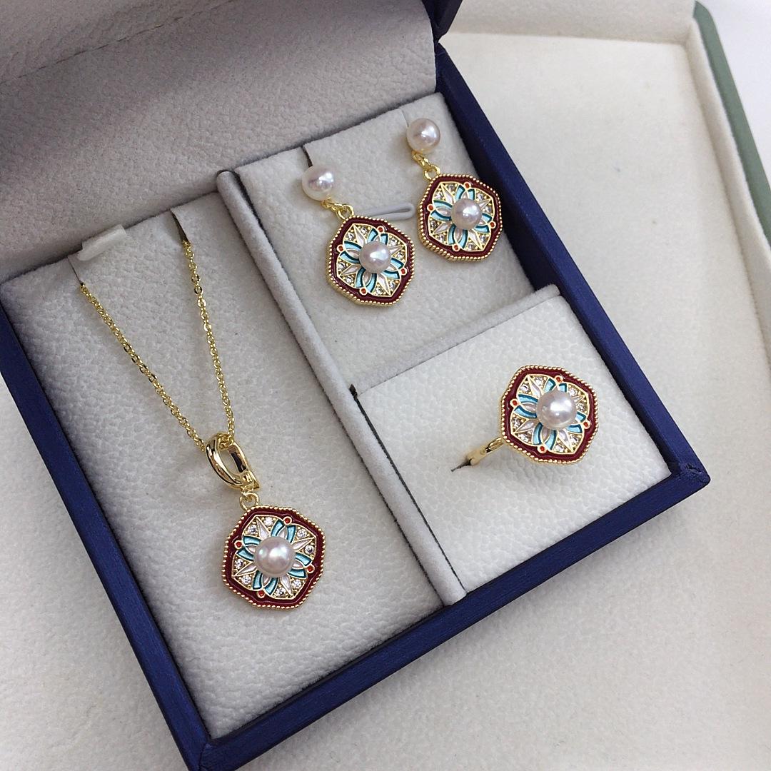 

Retro National Tide Freshwater Pearl Jewelry Set: Pendant, Stud Earrings, and Ring