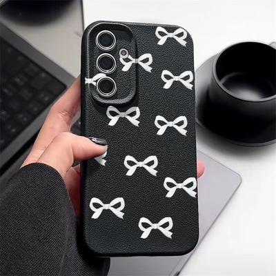 Motif Nœud Papillon Texture Cuir TPU Étui Slim Pour Samsung S25 Ultra S24 FE S23 S22 A56 A36 A16 A55 A15 A26 A35 Housse de Téléphone Souple Mate Antichoc