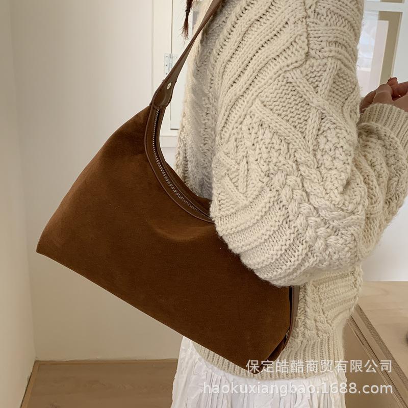 Suede bag women's large capacity 2025 new autumn and winter retro shoulder messenger bag commuter tote bag women's bag